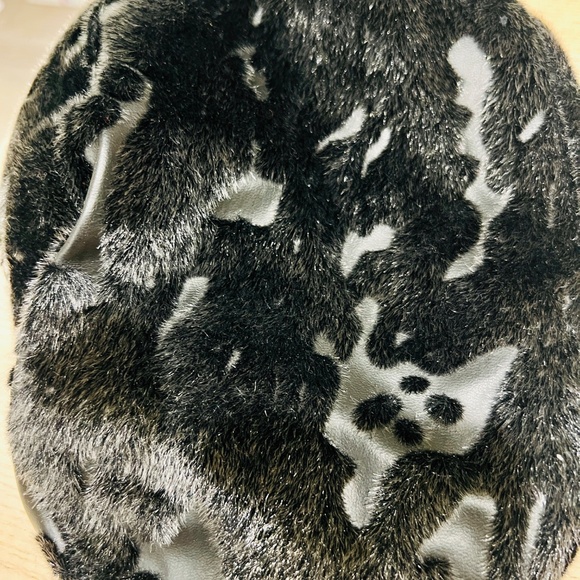 Faux Fur flat cap Hat cow pattern Warm Ski Snow dad golf furry warm Cap NEW S/M - Picture 8 of 11